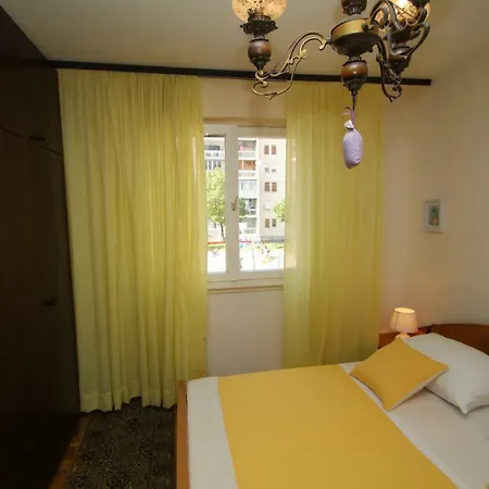 Apartment Cosy Sweet Yellow