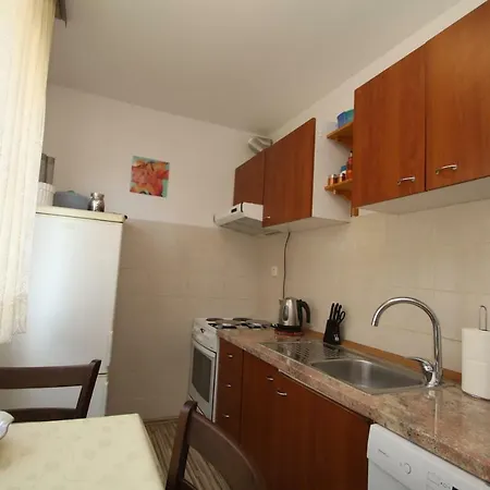 Cosy Sweet Yellow Apartment