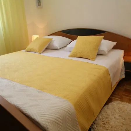 Cosy Sweet Yellow *